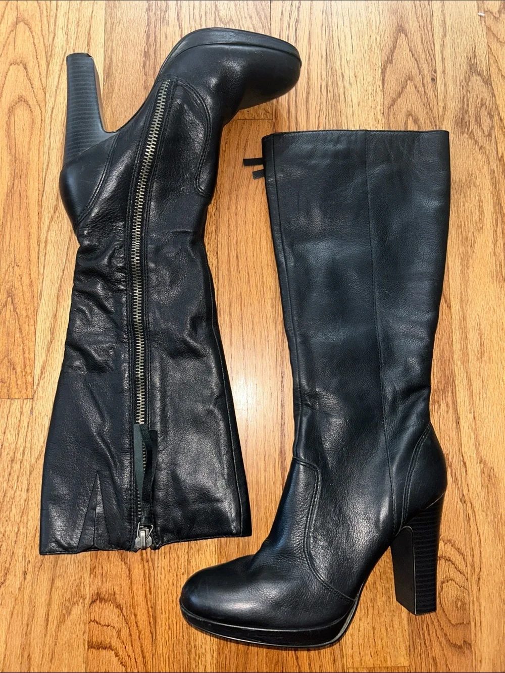 Simply Vera Wang Vintage Leather High-Heel Knee Boots - Sleek Zip Closure sz 7.5